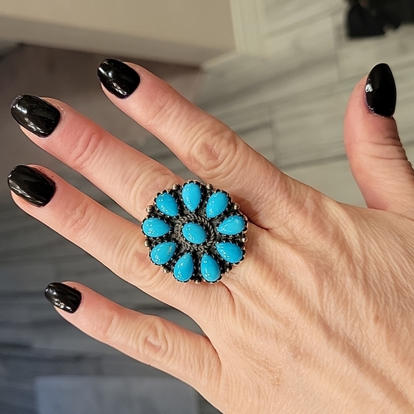 turquoise and silver ring - Picture 1 of 4